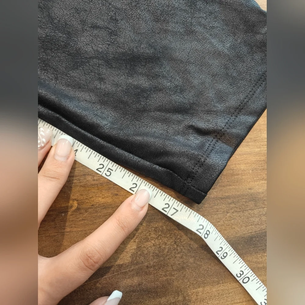 🤍❗NWT Ava & Viv Faux Leather Marble Leggings Size 3X 24W/26W - Picture 4 of 7